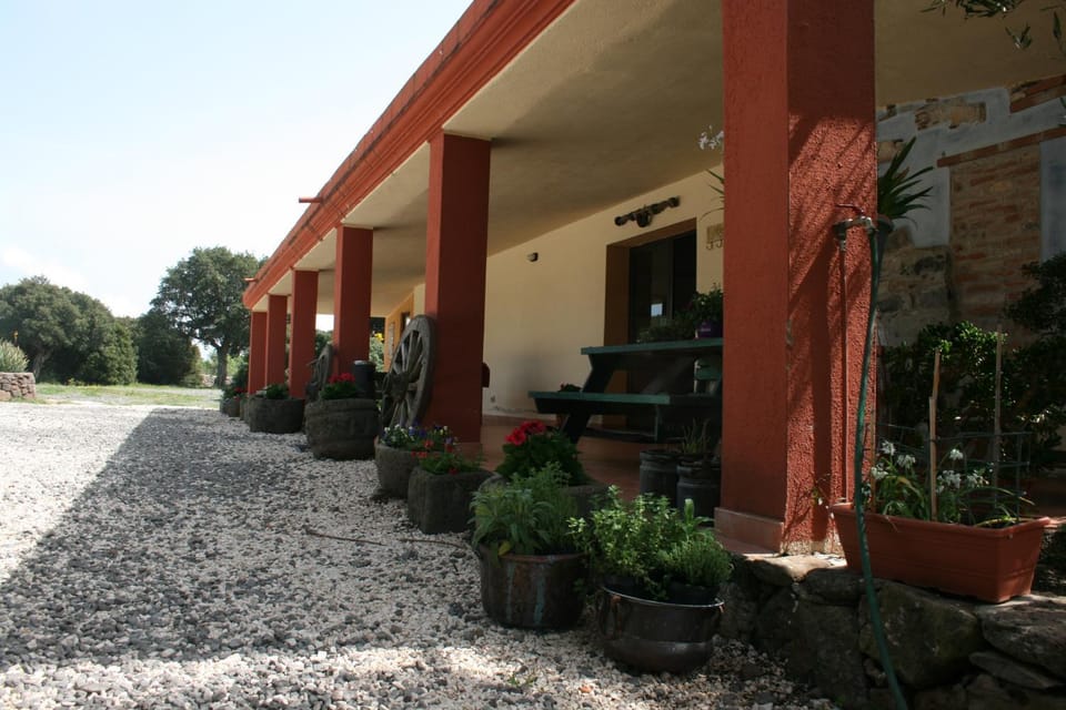 Property building, Restaurant/places to eat