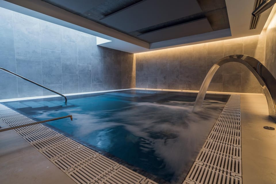 Spa and wellness centre/facilities, Swimming pool