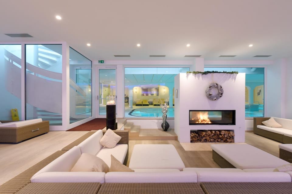 Spa and wellness centre/facilities, Swimming pool