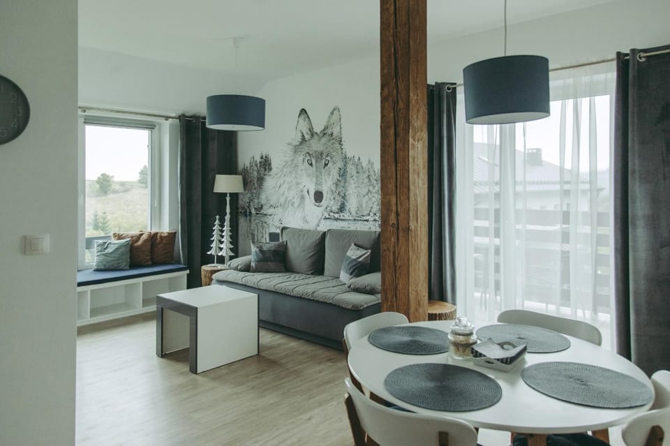 Seating area, Dining area