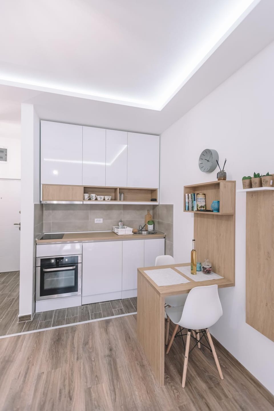 Seating area, Dining area, kitchen