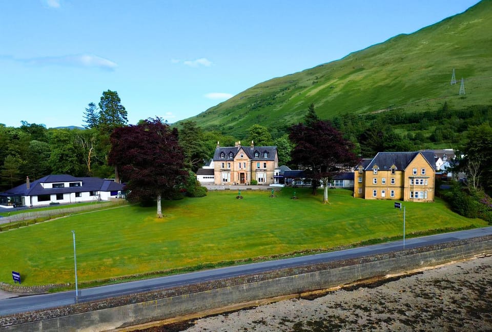 The Caledonian Claymore Hotel Hotel in Scotland