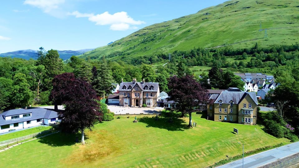 The Caledonian Claymore Hotel Hotel in Scotland