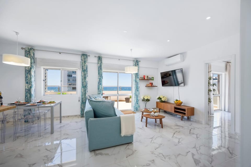 TV and multimedia, Living room, Dining area, Sea view