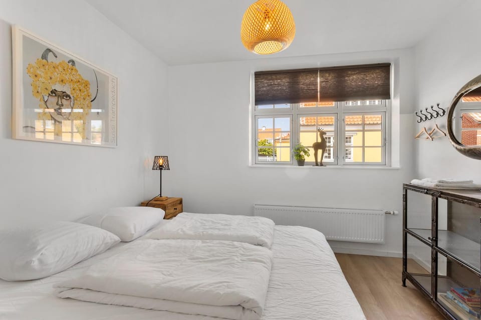 2 Centralt beliggende og lyst indrettet lejlighed Apartment in Denmark