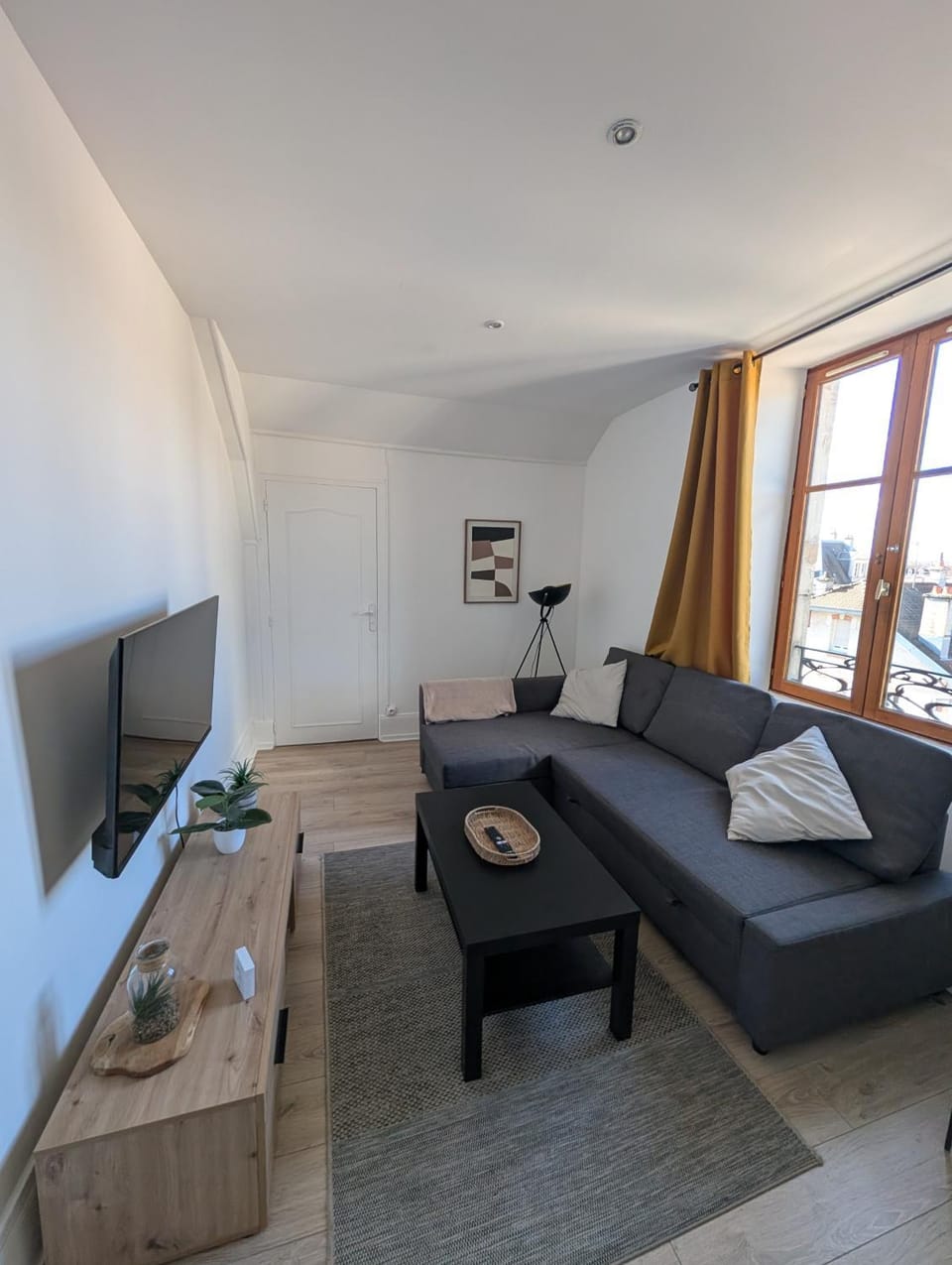 Communal lounge/ TV room, Bed, TV and multimedia, Living room, Seating area