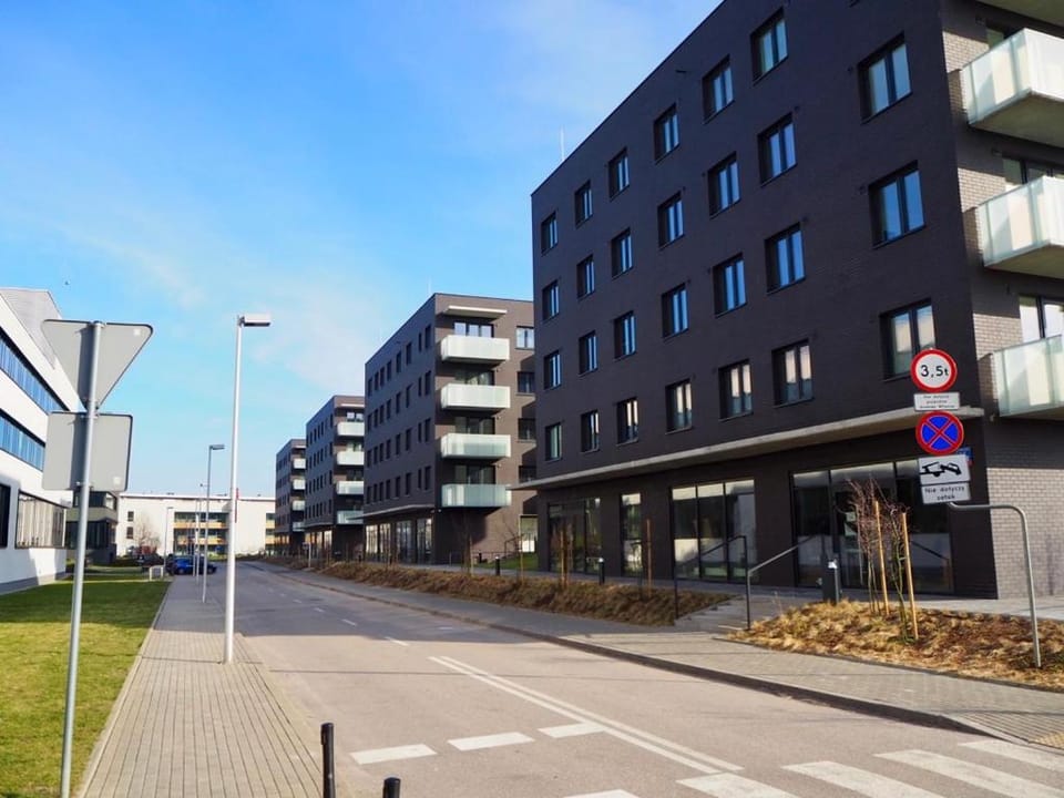 Property building, Neighbourhood