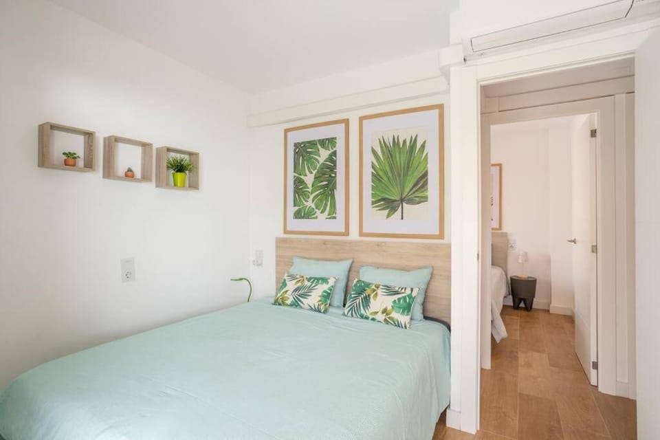 Sea view, pool, free parking, wifi, Port Aventura Apartment in Salou