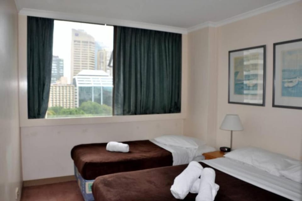 Nearby landmark, Bedroom, City view