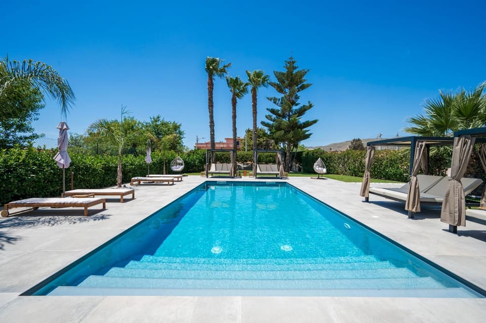 Pool view, Swimming pool, sunbed