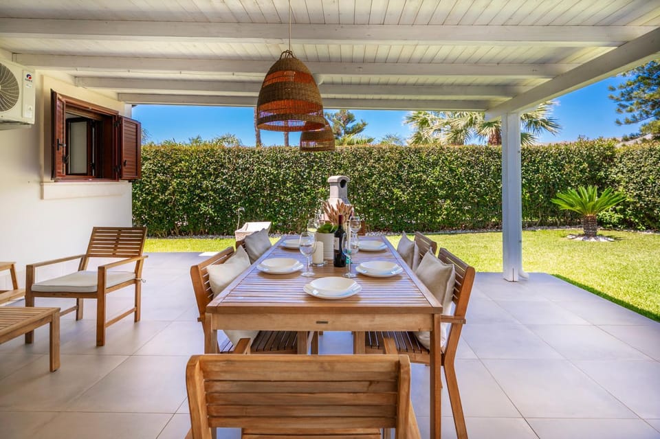 Dining area, Garden view
