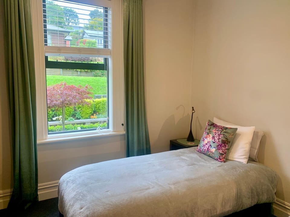 Bedroom, Garden view