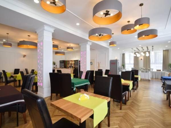 Lounge or bar