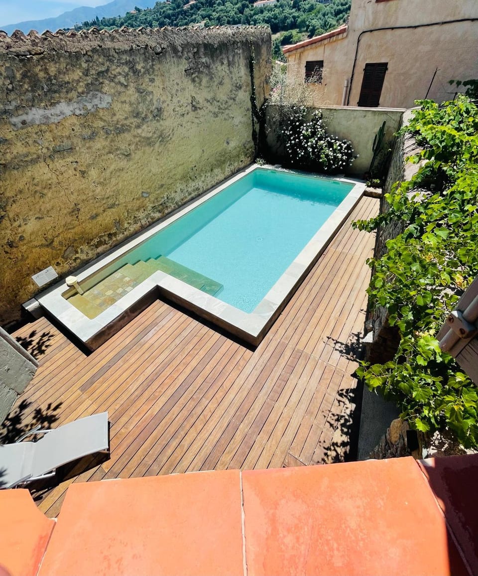 Patio, Pool view, Swimming pool, sunbed