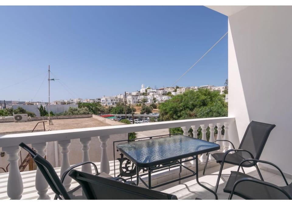 Property building, Neighbourhood, Balcony/Terrace