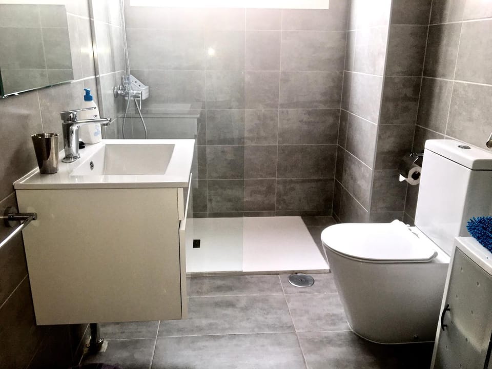 Shower, Toilet, Bathroom