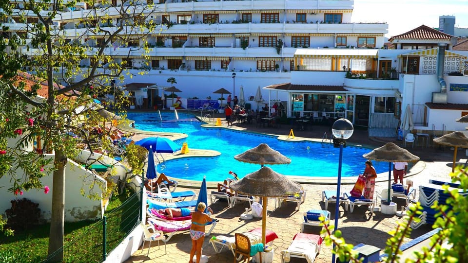 People, Pool view, Swimming pool, Swimming pool