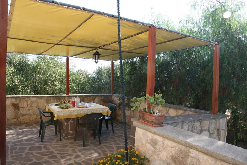 Patio, Spring, Day, Garden, Garden, View (from property/room), Balcony/Terrace, Dining area, Garden view