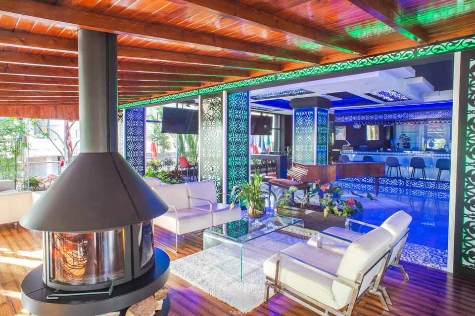 Living room, Lounge or bar, Seating area