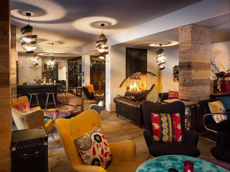 Lounge or bar, Seating area