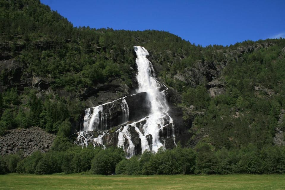 Nearby landmark, Activities, Hiking