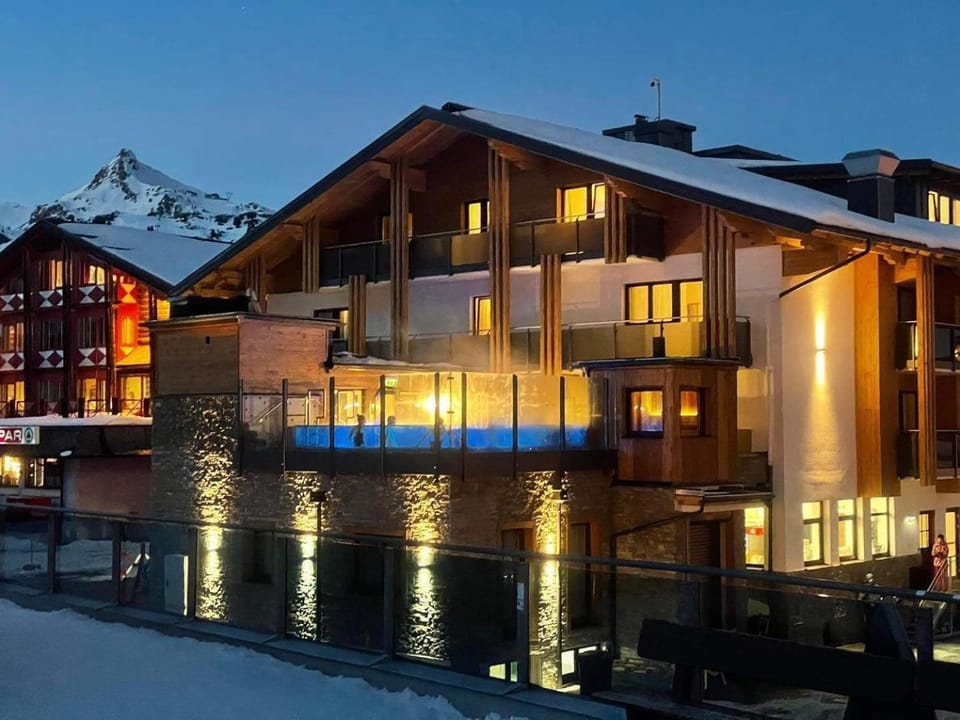 Property building, Swimming pool