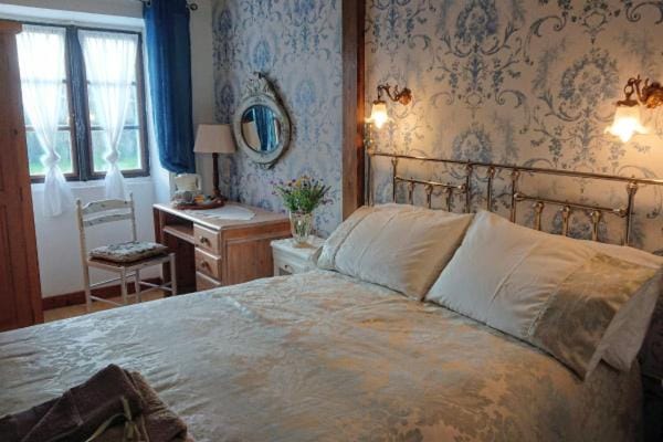 Le Jardin de Rose 24 FEUILLEBERT Romagne 86700 Bed and Breakfast in Nouvelle-Aquitaine