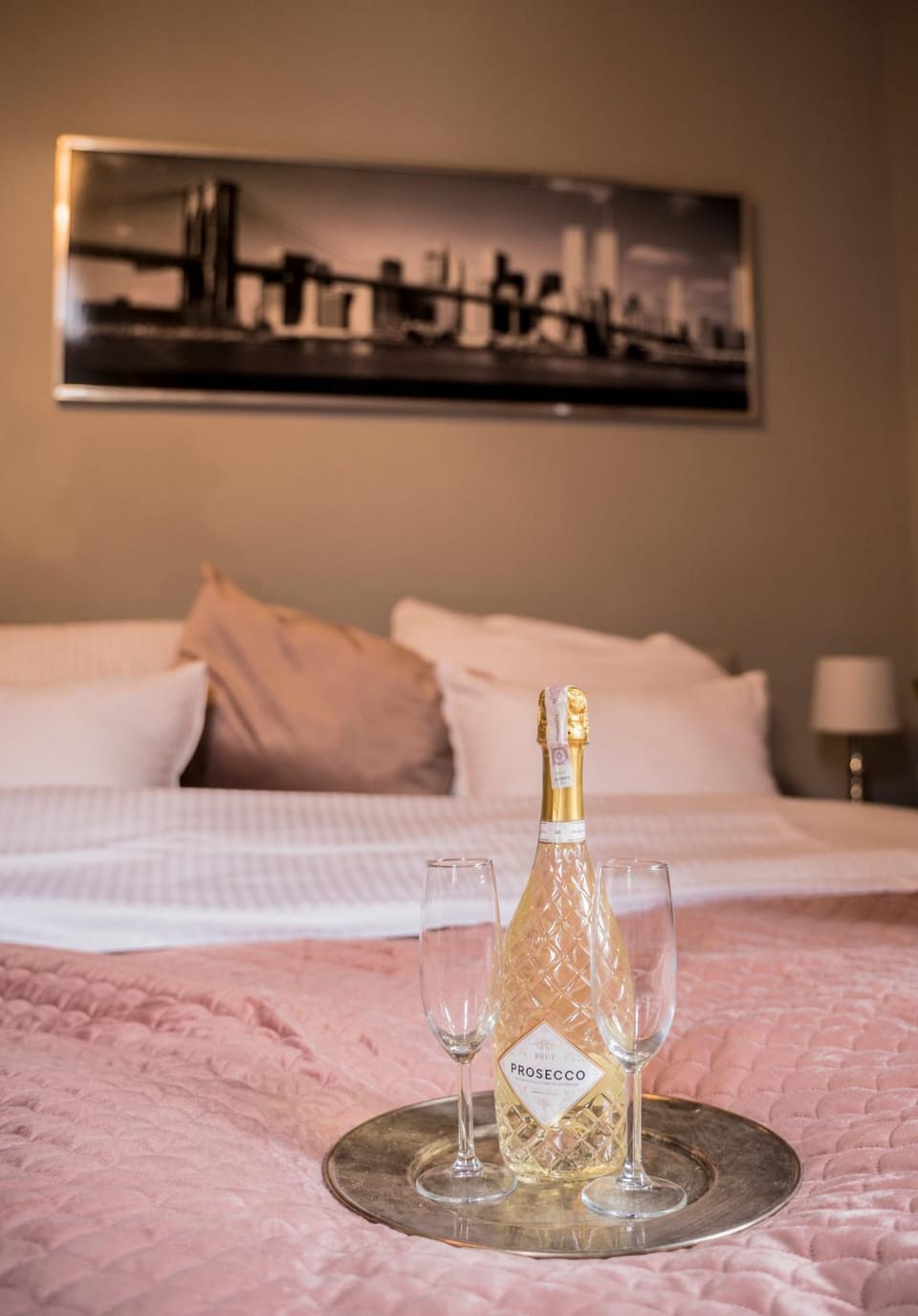 Bedroom, Drinks, Alcoholic drinks
