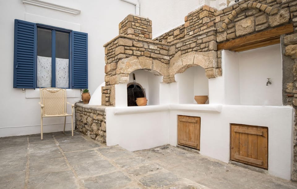 Patio, BBQ facilities