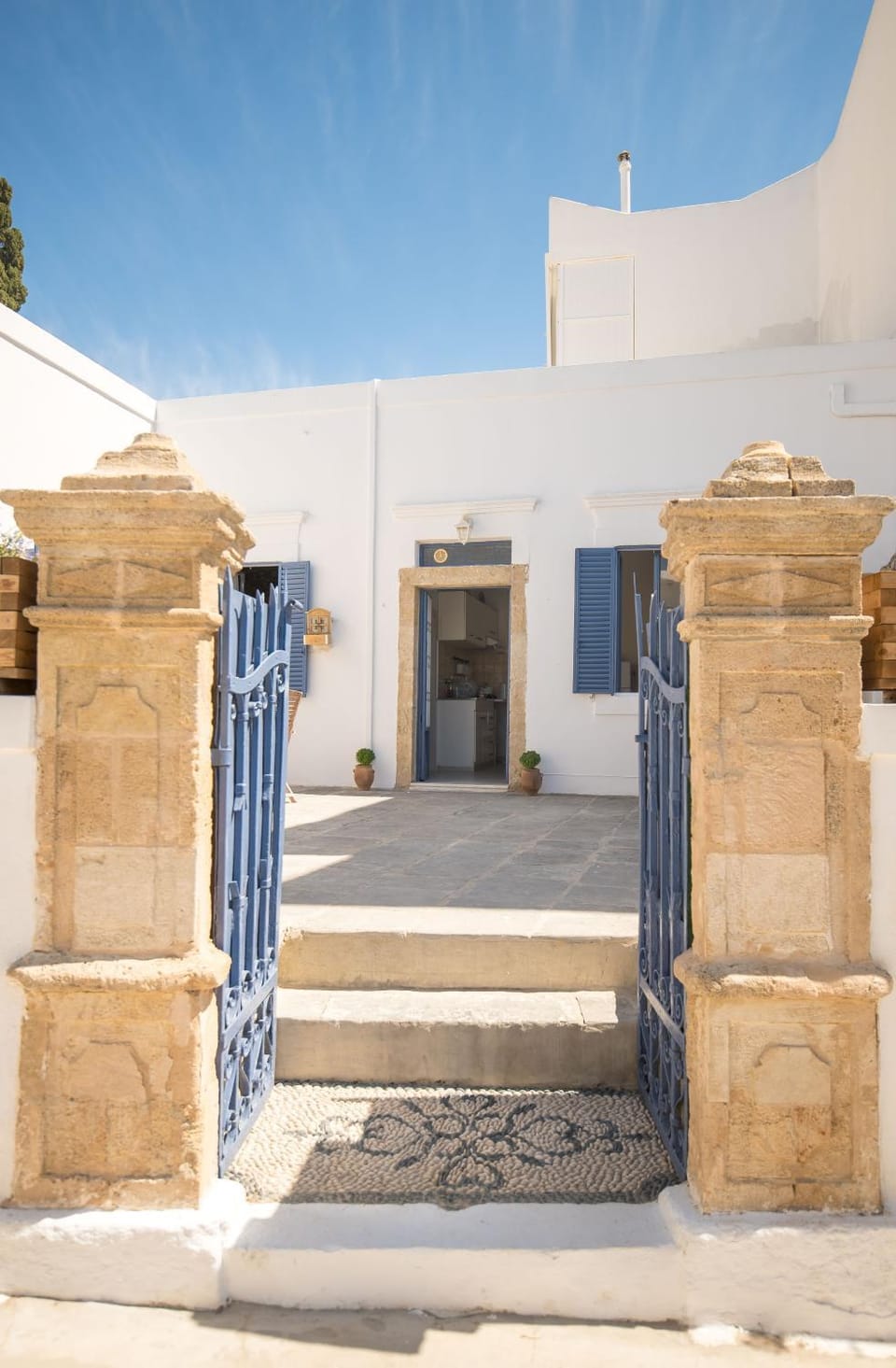 Property building, Facade/entrance