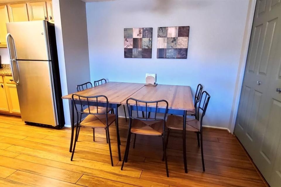 Condo with Heated Pool, Hot Tub, Near Walking Paths House in Glendale