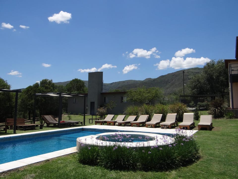 El Algarrobo Escondido Cabañas, Padel y Bosque Serrano Apartment in La Falda
