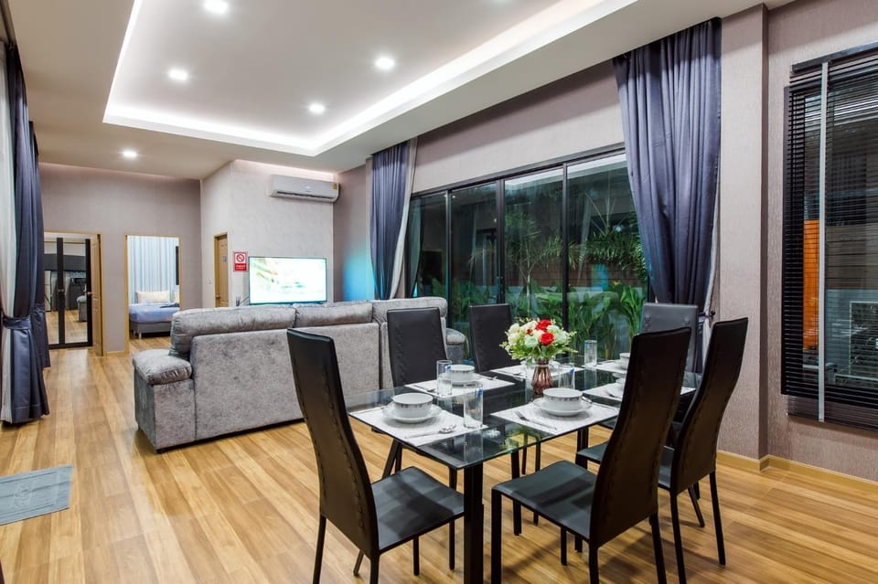 หมุนเงินหมุนทองพูลวิลล่า Mhunngen Mhunthong Pool Villa House in Thailand