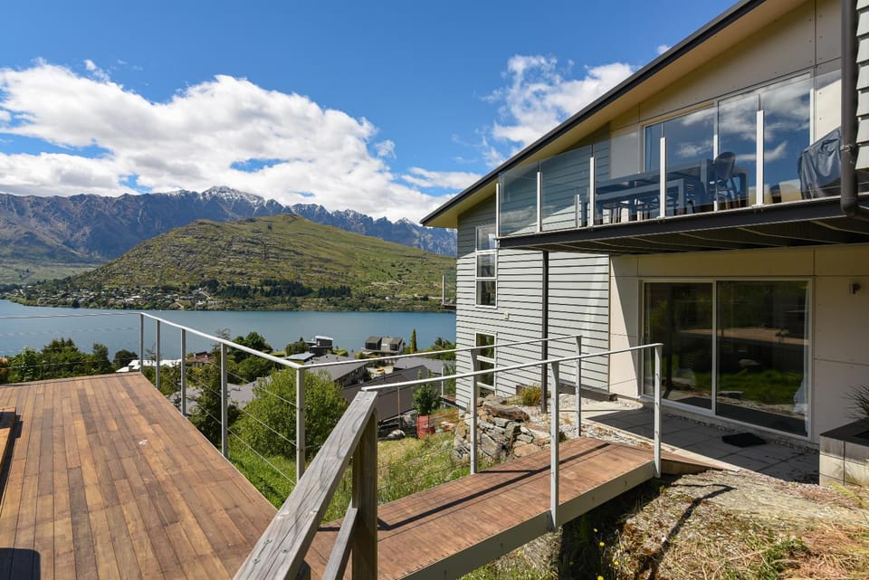 Patio, Garden, Hot Tub, Lake view, Mountain view