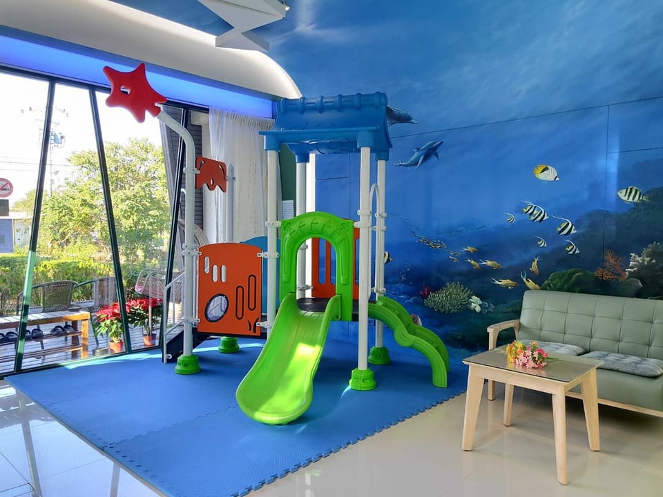 Children play ground, Game Room, Living room, Kids's club, Kids's club, Evening entertainment