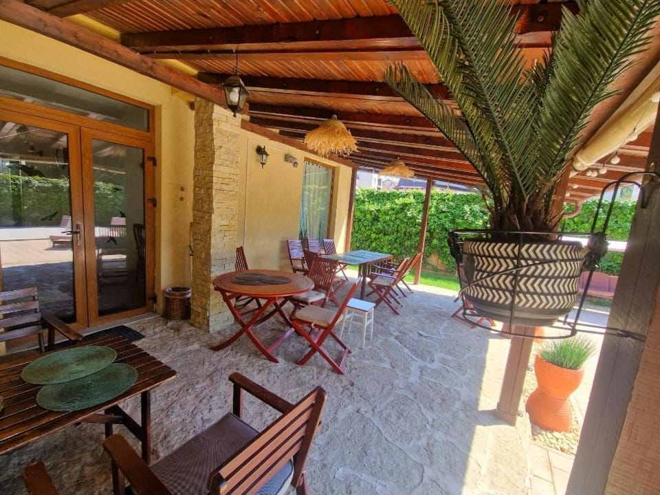 Vila Eclipse Mamaia nord Bed and Breakfast in Constanța County