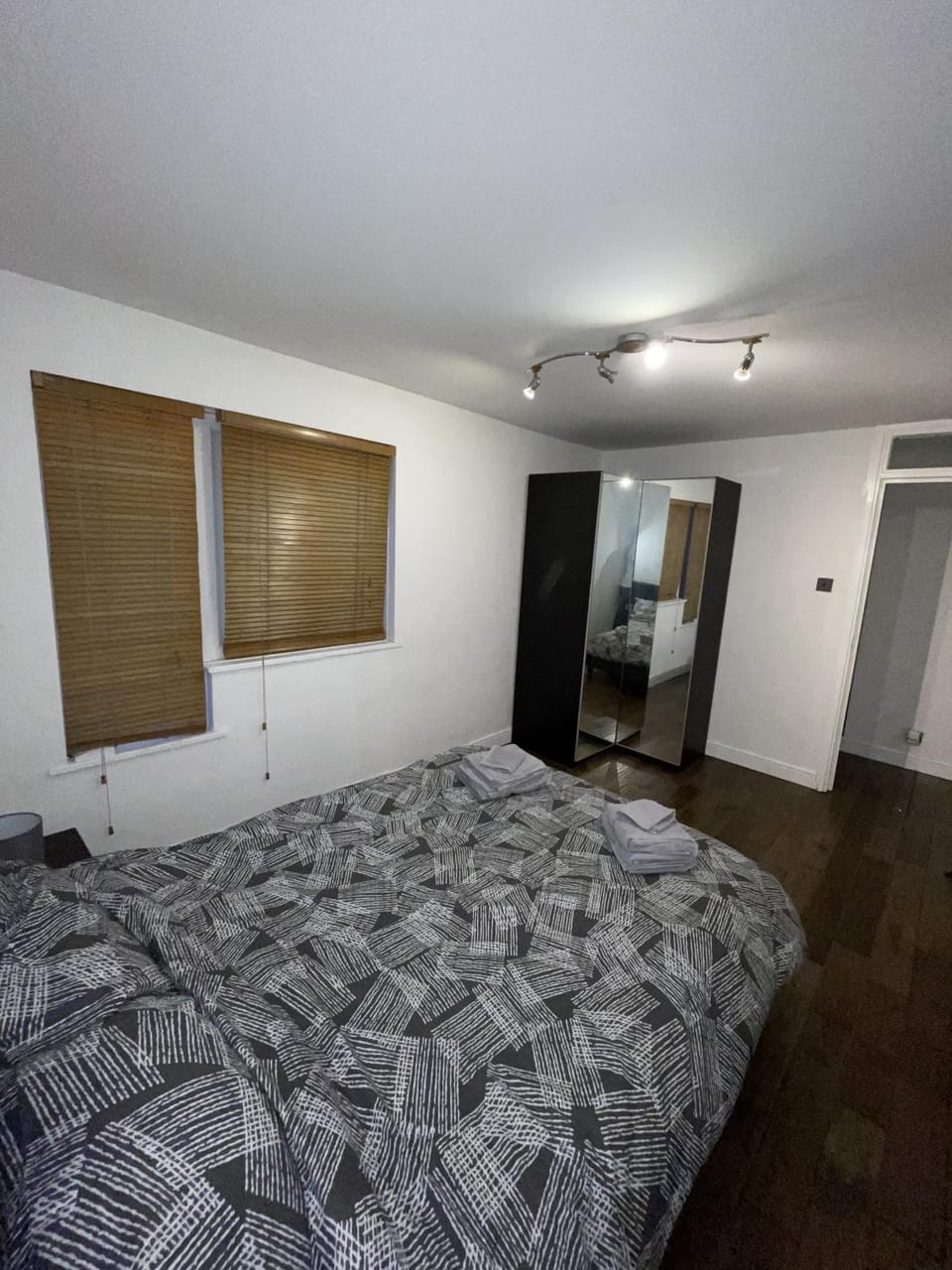 Beautiful apartment right off of Broadway Market Apartment in London Borough of Hackney