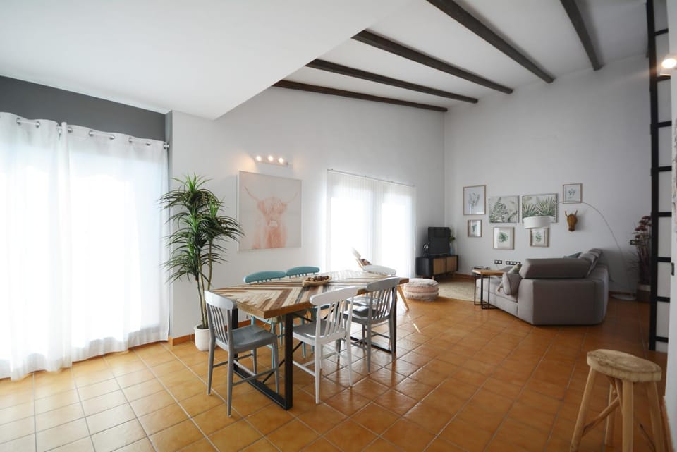 Beautiful spacious villa with private heated pool in Lajares Villa in Lajares