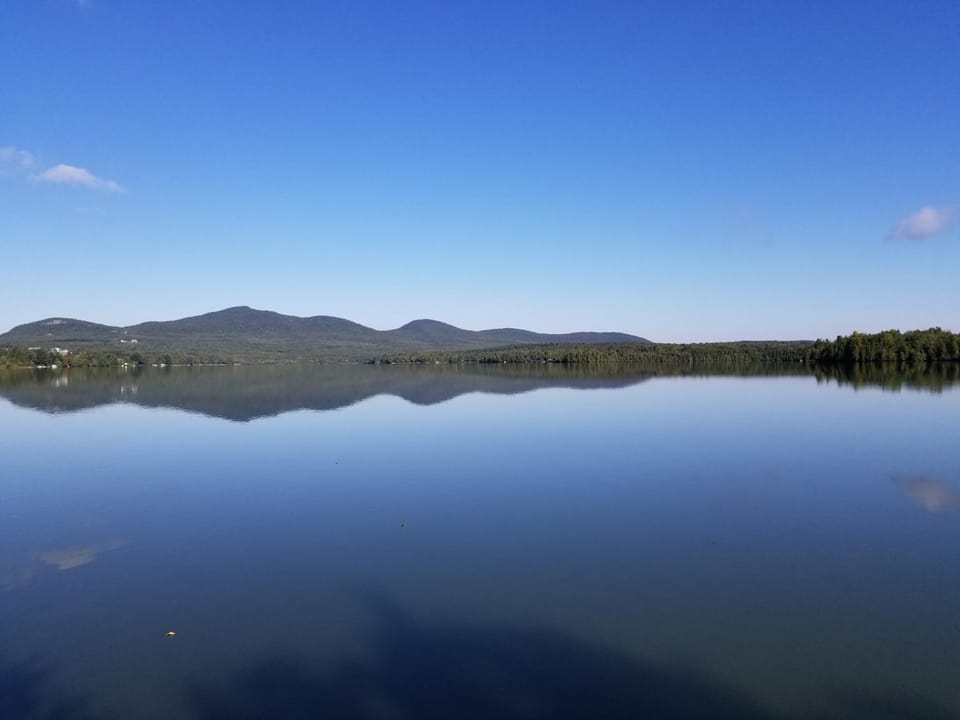 La Parade du Huard - Lac et Spa Chalet in Maine