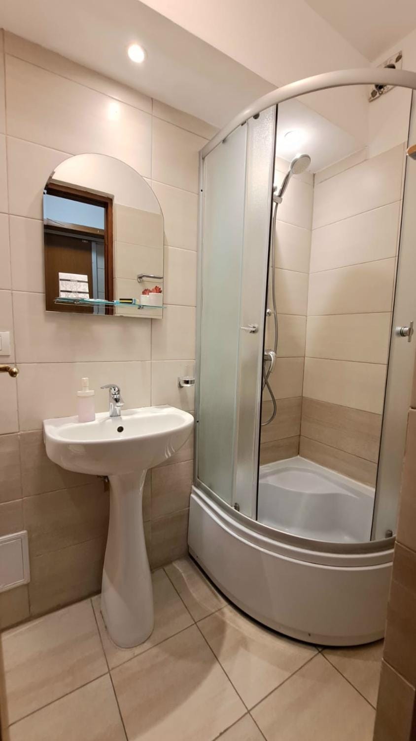 Închiriez garsoniera în regim hotelier unirii Apartment in Bucharest