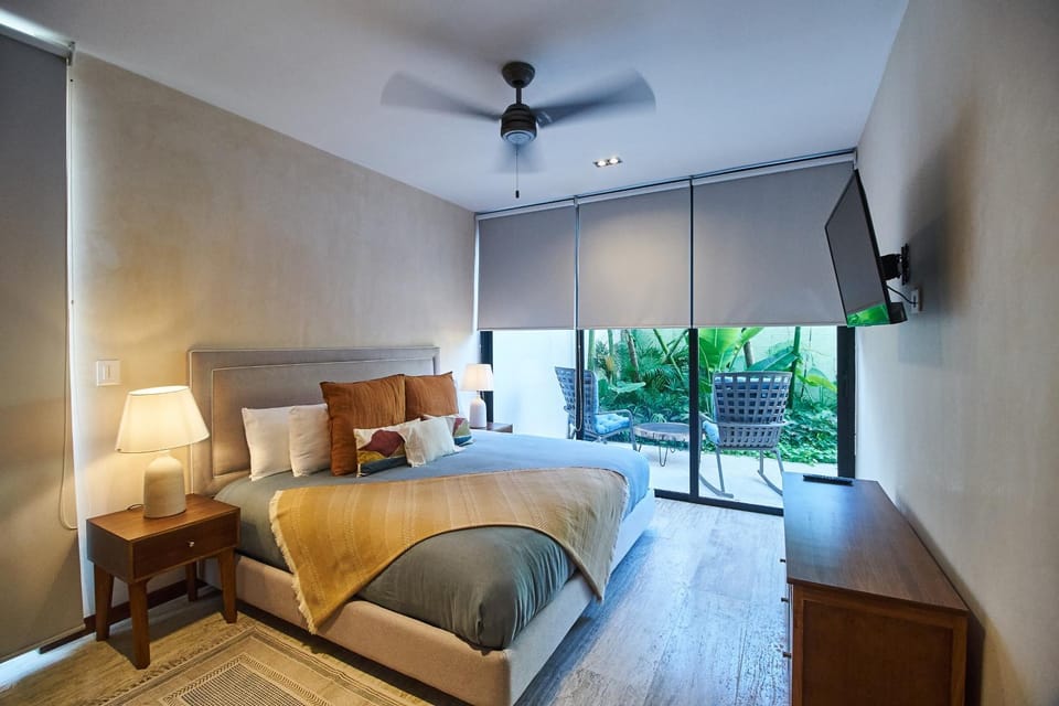 Bed, View (from property/room), Photo of the whole room, Bedroom
