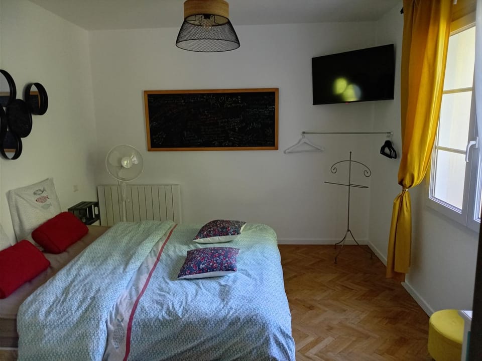 l'Eden naturiste écureuil Vacation rental in Pays de la Loire