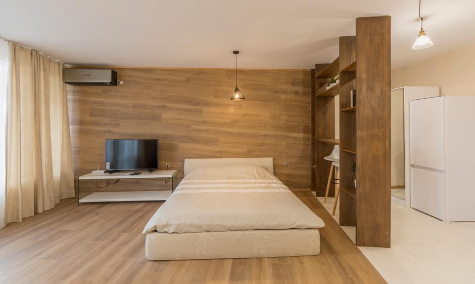 Bed, TV and multimedia, Photo of the whole room, Bedroom, wardrobe, air conditioner