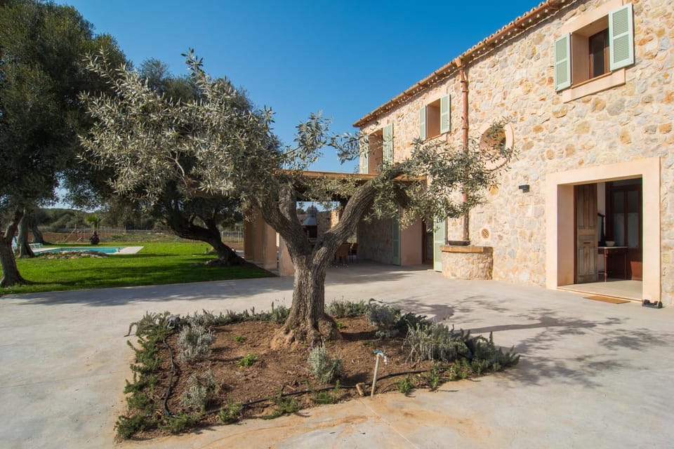 Finca Es Vidrier House in Llevant