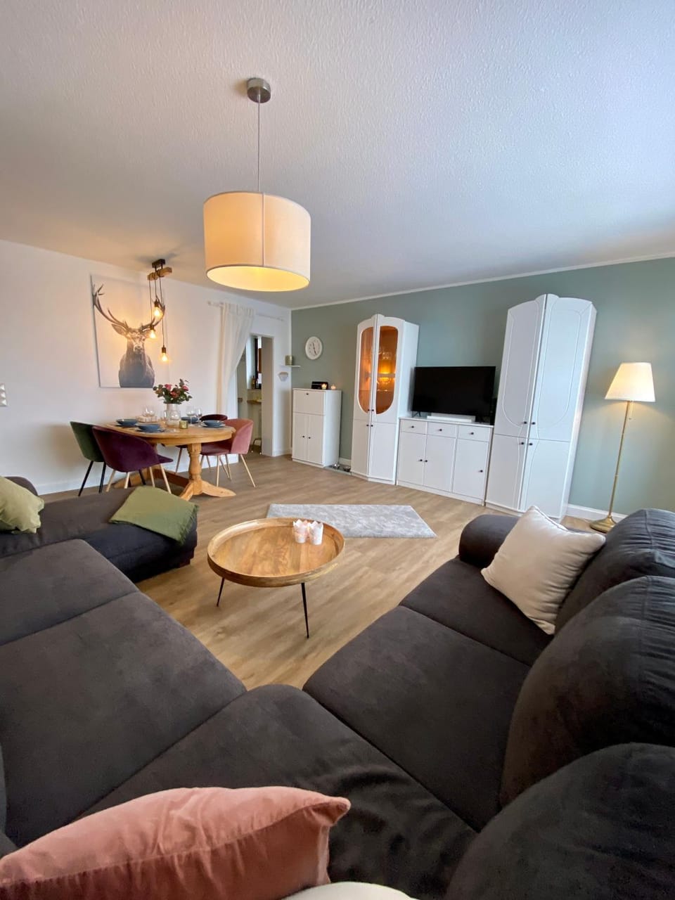 Living room, Seating area, Dining area