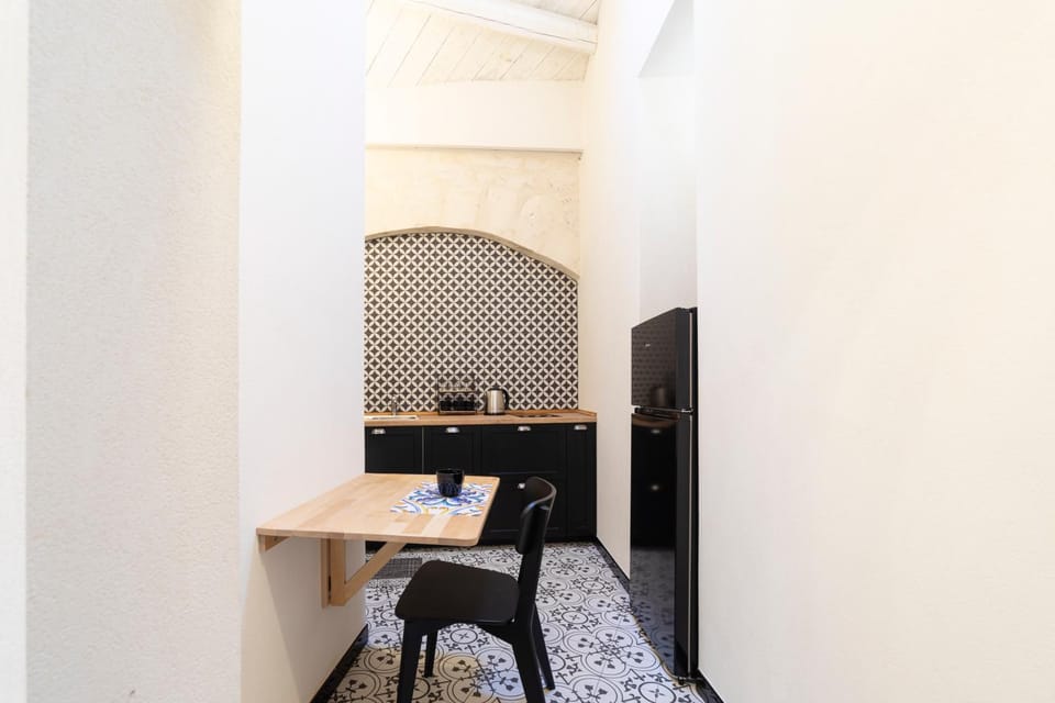 Kitchen or kitchenette, kitchen