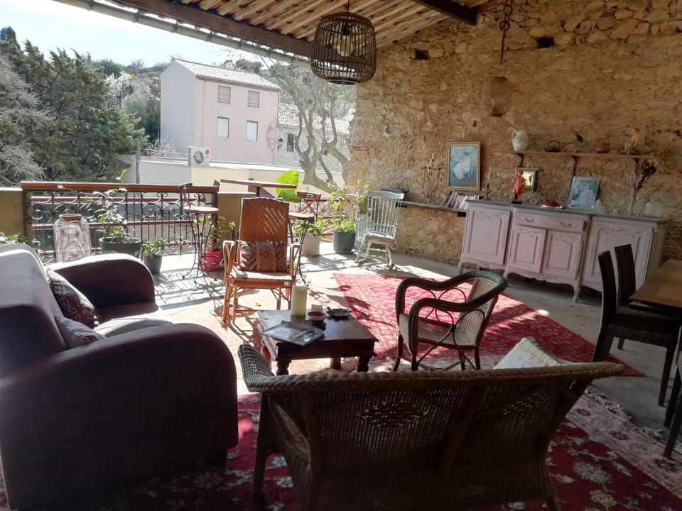 Patio, Living room, Seating area, Dining area