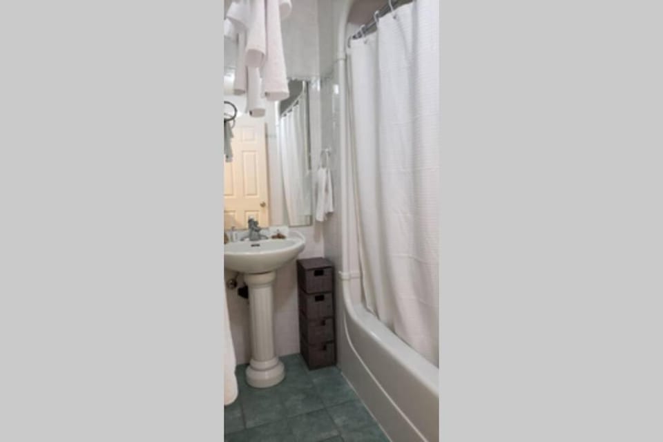 Cozy Sweet #19. By Amazing Property Rentals Apartment in Gatineau