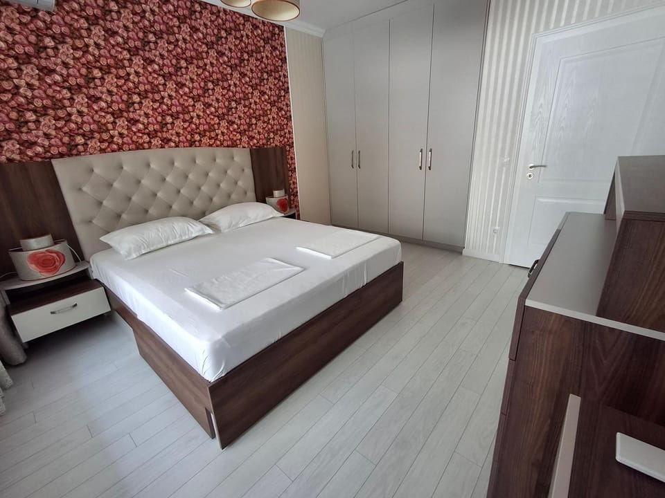 Bed, Photo of the whole room, Bedroom, wardrobe