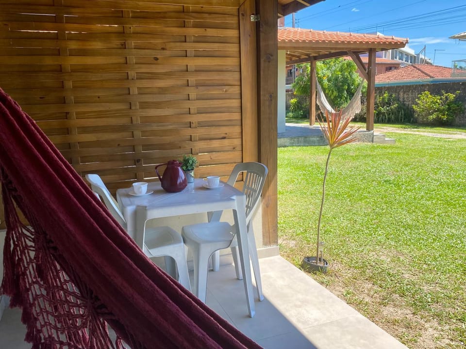 Patio, Day, Garden, Dining area, Garden view